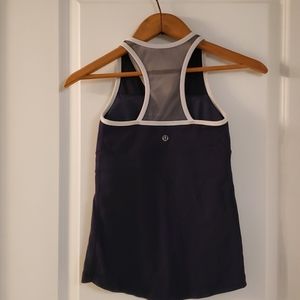 Woman's size 2 Lululemon workout top